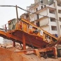 大型移動(dòng)石頭破碎機(jī)工作原理及性能優(yōu)勢