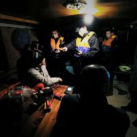 改造運輸船，盯梢民警 長江非法采砂上演“貓鼠游戲”